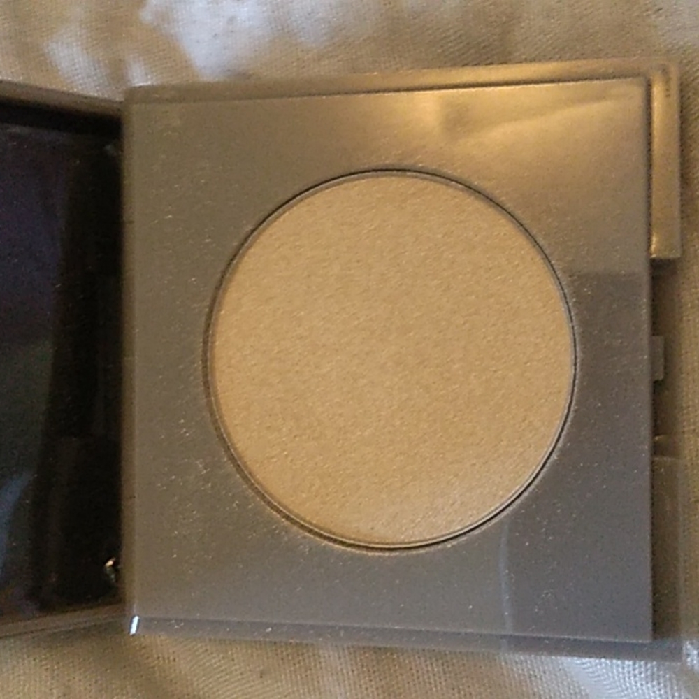Complex Culture makeup bundle - Picture 3 of 6